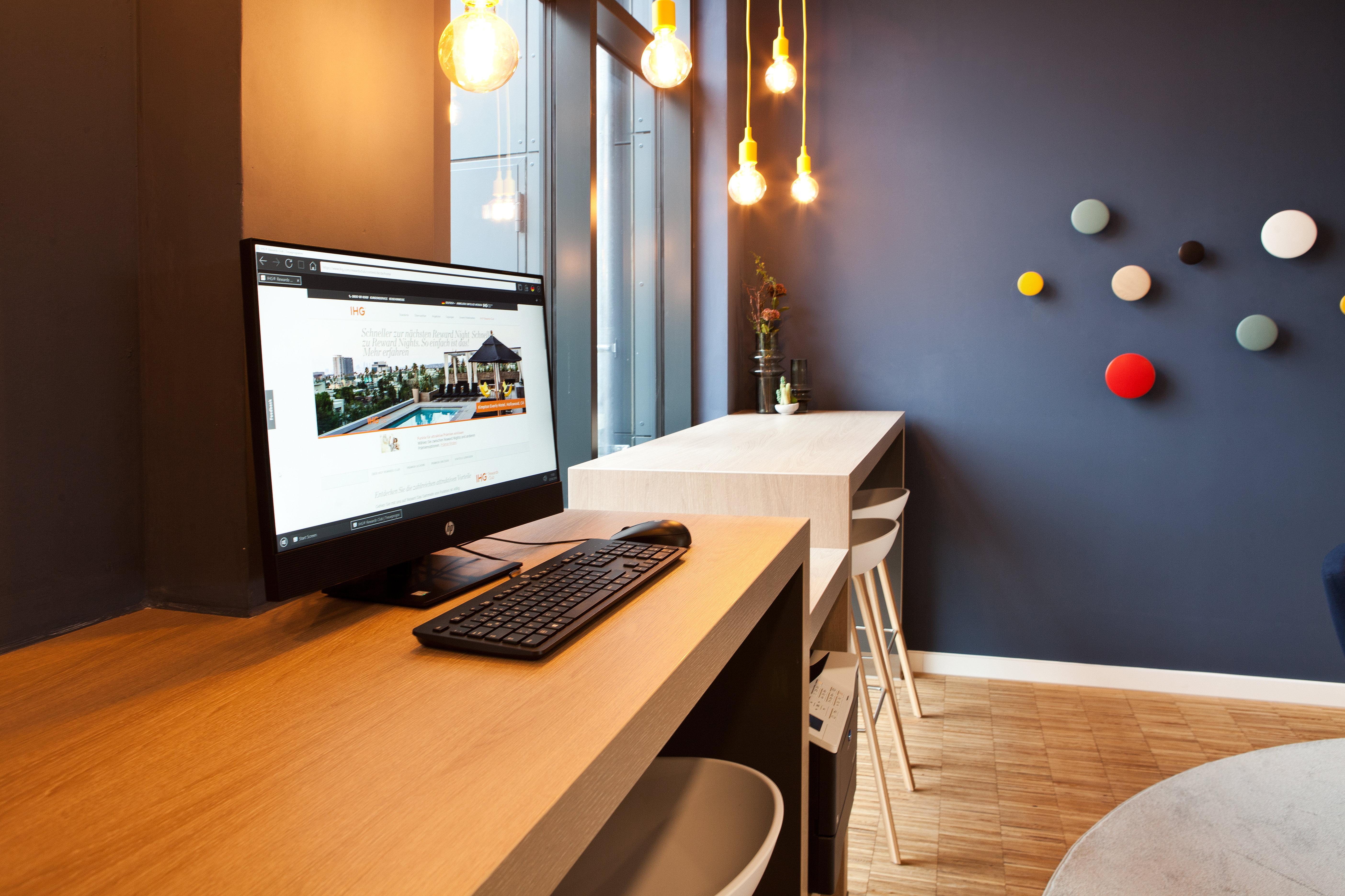 Holiday Inn Express Munich - Olympiapark By Ihg Exterior photo