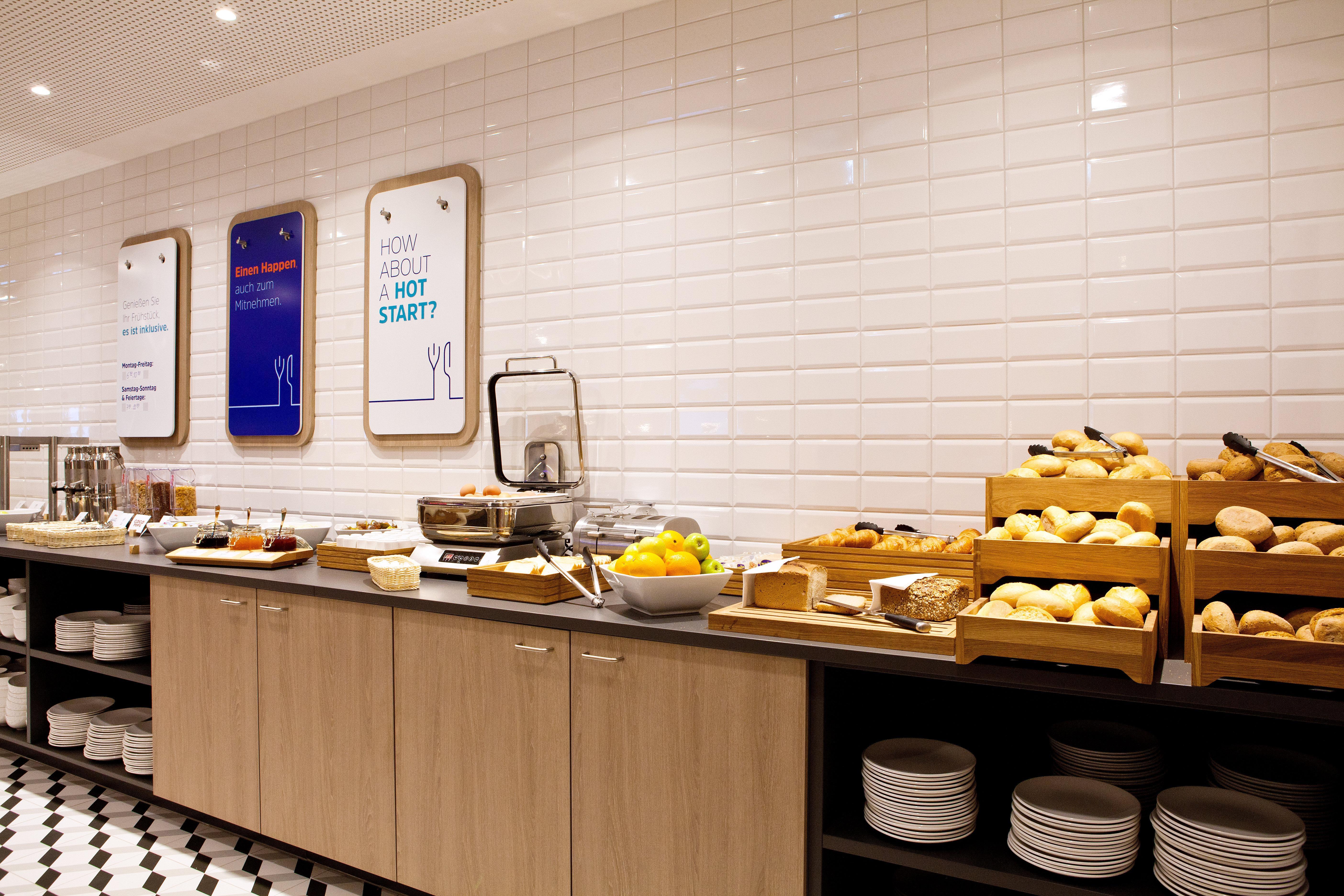 Holiday Inn Express Munich - Olympiapark By Ihg Exterior photo