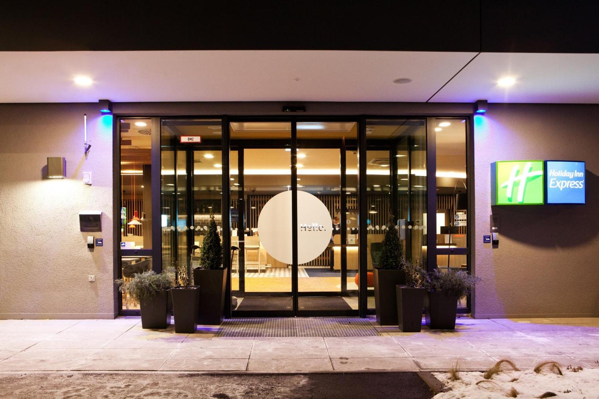 Holiday Inn Express Munich - Olympiapark By Ihg Exterior photo