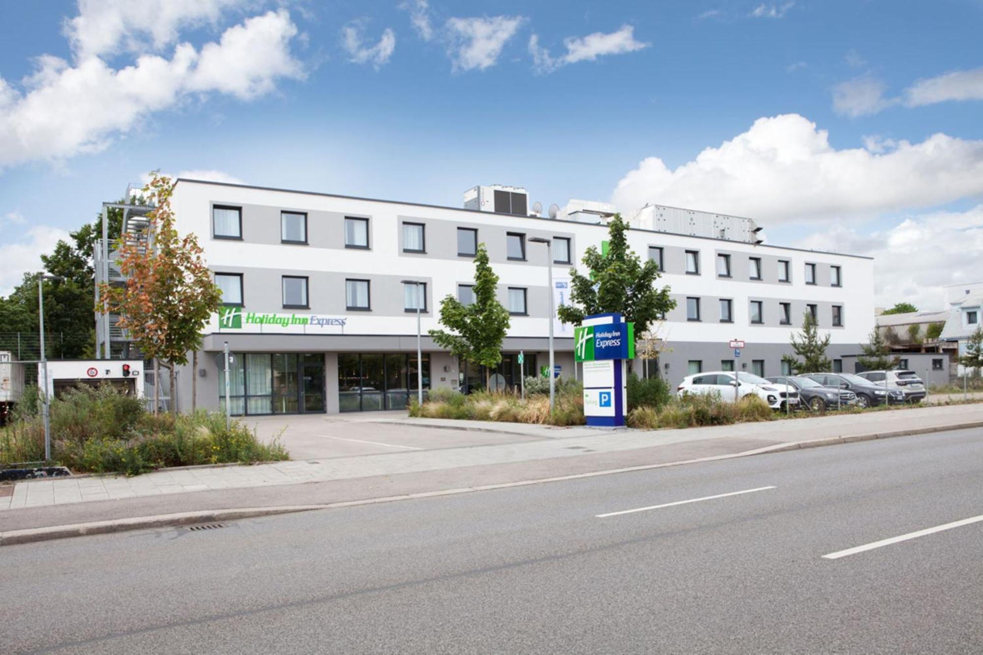 Holiday Inn Express Munich - Olympiapark By Ihg Exterior photo