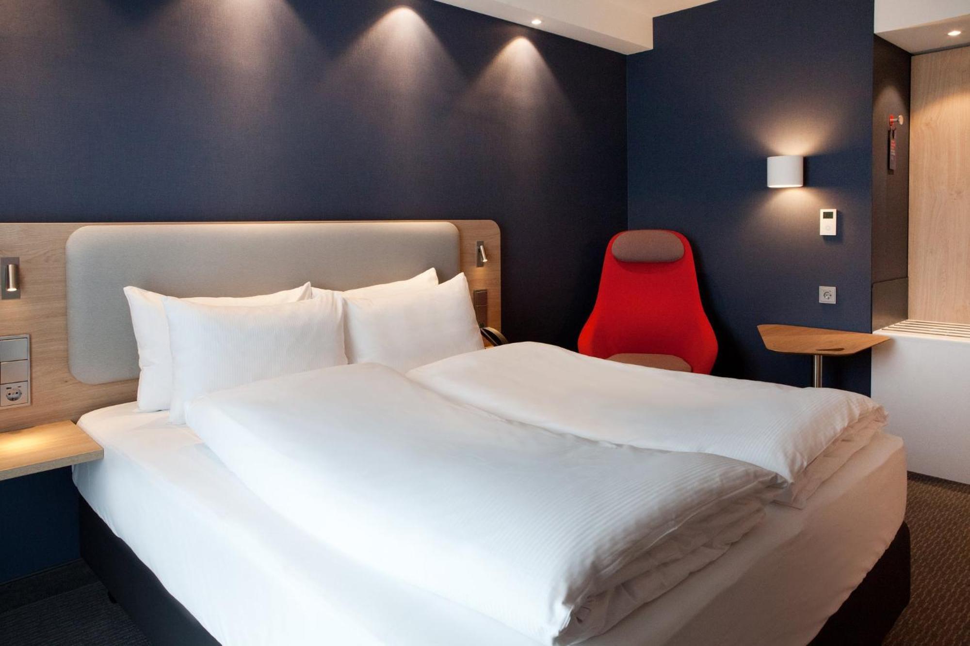 Holiday Inn Express Munich - Olympiapark By Ihg Exterior photo